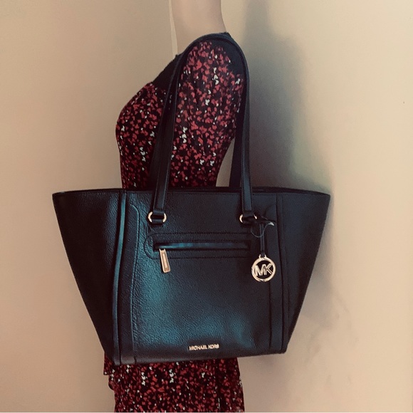 Michael Kors Carine Large Pebbled Leather Tote Bag - Picture 4 of 8